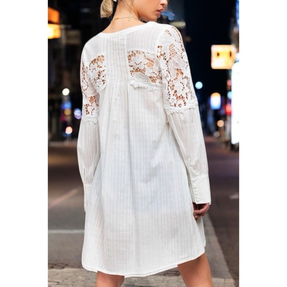 POL Ivory Woven Cotton and Lace Pleated Button Down Tunic Top - Picture 4 of 9